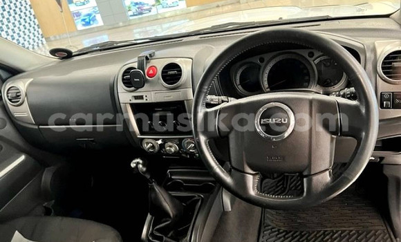 Buy Used Isuzu KB White Car in Beitbridge in Matabeleland South Buy Used Isuzu KB White Car in Beitbridge in Matabeleland South