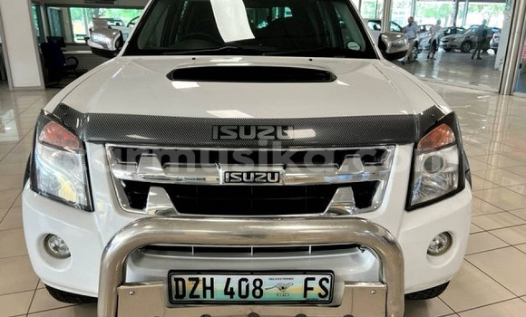 Buy Used Isuzu KB White Car in Beitbridge in Matabeleland South Buy Used Isuzu KB White Car in Beitbridge in Matabeleland South