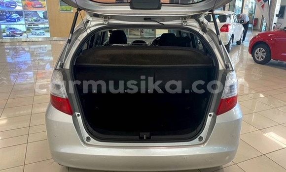 Buy Used Honda Jazz Silver Car in Beitbridge in Matabeleland South Buy Used Honda Jazz Silver Car in Beitbridge in Matabeleland South