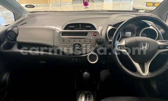 Buy Used Honda Jazz Silver Car in Beitbridge in Matabeleland South Buy Used Honda Jazz Silver Car in Beitbridge in Matabeleland South