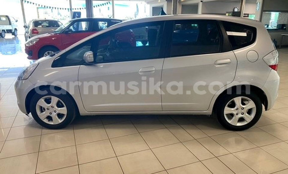 Buy Used Honda Jazz Silver Car in Beitbridge in Matabeleland South Buy Used Honda Jazz Silver Car in Beitbridge in Matabeleland South