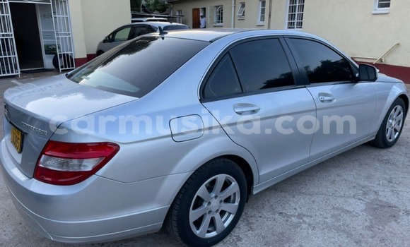 Nunua Ilio tumika Mercedes‒Benz KOMPRESSOR Fedha Gari ndani ya Harare nchini Harare Nunua Ilio tumika Mercedes‒Benz KOMPRESSOR Fedha Gari ndani ya Harare nchini Harare