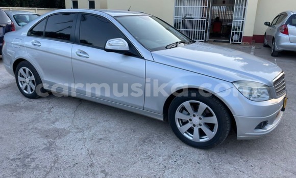 Nunua Ilio tumika Mercedes‒Benz KOMPRESSOR Fedha Gari ndani ya Harare nchini Harare Nunua Ilio tumika Mercedes‒Benz KOMPRESSOR Fedha Gari ndani ya Harare nchini Harare