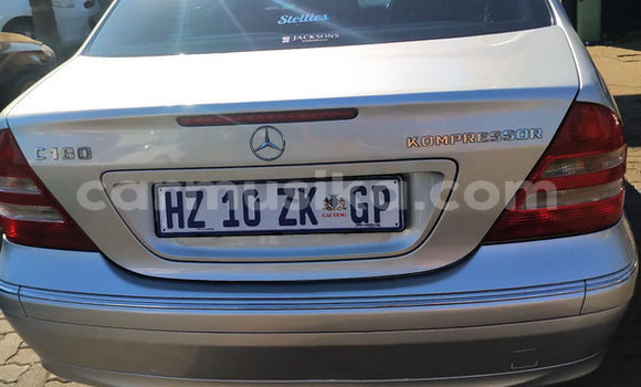 Acheter Occasion Voiture Mercedes‒Benz C–Class Gris à Beitbridge, Matabeleland South Acheter Occasion Voiture Mercedes‒Benz C–Class Gris à Beitbridge, Matabeleland South