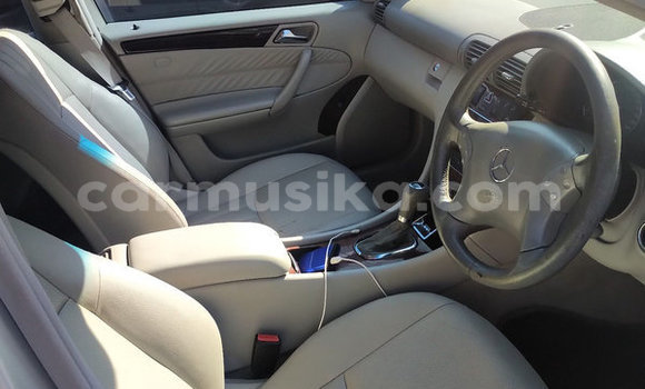Acheter Occasion Voiture Mercedes‒Benz C–Class Gris à Beitbridge, Matabeleland South Acheter Occasion Voiture Mercedes‒Benz C–Class Gris à Beitbridge, Matabeleland South