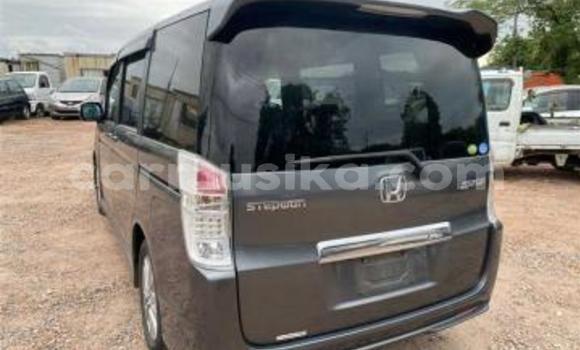 Acheter Occasion Voiture Honda Stepwgn Noir à Beitbridge, Matabeleland South Acheter Occasion Voiture Honda Stepwgn Noir à Beitbridge, Matabeleland South