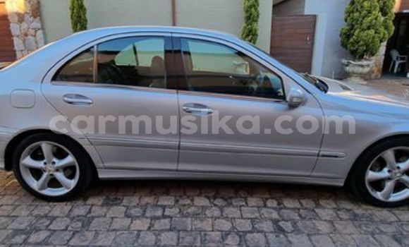 Tenga Tsaru Mercedes-Benz C-Classe Beige Mota in Beitbridge in Matabeleland South Tenga Tsaru Mercedes-Benz C-Classe Beige Mota in Beitbridge in Matabeleland South