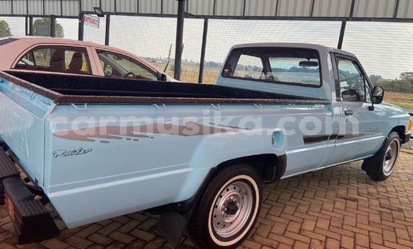 Tenga Tsaru Toyota Hilux Bhuruu Mota in Beitbridge in Matabeleland South Tenga Tsaru Toyota Hilux Bhuruu Mota in Beitbridge in Matabeleland South