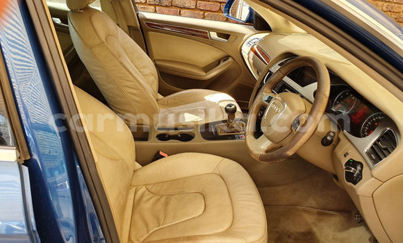 Acheter Occasion Voiture Audi A4 Bleu à Beitbridge, Matabeleland South Acheter Occasion Voiture Audi A4 Bleu à Beitbridge, Matabeleland South