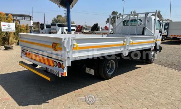 Buy Used Toyota Dyna White Truck in Beitbridge in Matabeleland South Buy Used Toyota Dyna White Truck in Beitbridge in Matabeleland South