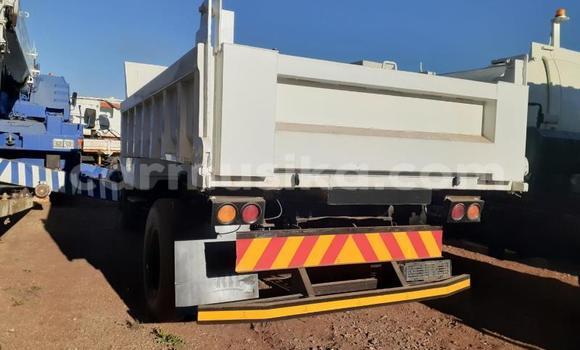 Acheter Occasion Utilitaire Toyota DA Blanc à Beitbridge, Matabeleland South Acheter Occasion Utilitaire Toyota DA Blanc à Beitbridge, Matabeleland South