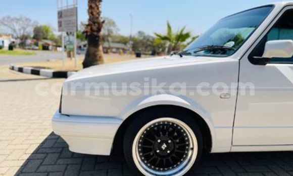 Buy Used Volkswagen Golf White Car in Beitbridge in Matabeleland South Buy Used Volkswagen Golf White Car in Beitbridge in Matabeleland South