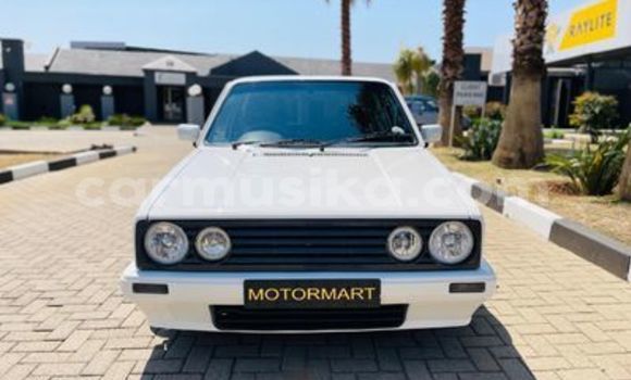 Buy Used Volkswagen Golf White Car in Beitbridge in Matabeleland South Buy Used Volkswagen Golf White Car in Beitbridge in Matabeleland South
