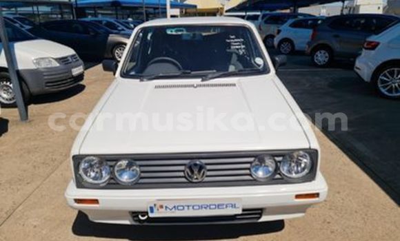 Buy Used Volkswagen Golf White Car in Beitbridge in Matabeleland South Buy Used Volkswagen Golf White Car in Beitbridge in Matabeleland South