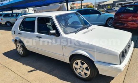 Buy Used Volkswagen Golf White Car in Beitbridge in Matabeleland South Buy Used Volkswagen Golf White Car in Beitbridge in Matabeleland South