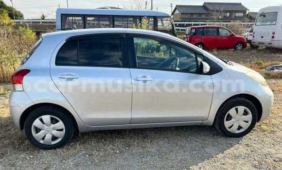 Acheter Occasion Voiture Toyota Vitz Gris à Beitbridge, Matabeleland South Acheter Occasion Voiture Toyota Vitz Gris à Beitbridge, Matabeleland South
