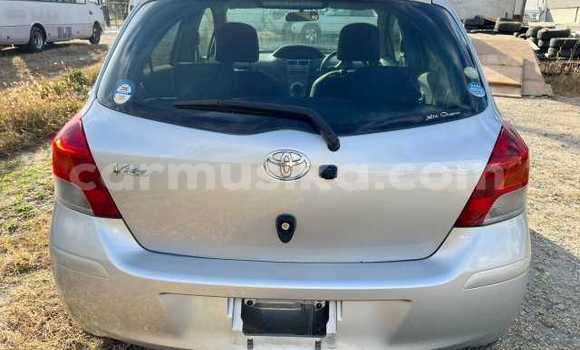 Acheter Occasion Voiture Toyota Vitz Gris à Beitbridge, Matabeleland South Acheter Occasion Voiture Toyota Vitz Gris à Beitbridge, Matabeleland South