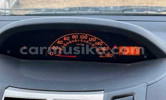 Acheter Occasion Voiture Toyota Vitz Gris à Beitbridge, Matabeleland South Acheter Occasion Voiture Toyota Vitz Gris à Beitbridge, Matabeleland South