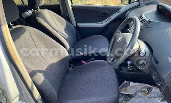 Acheter Occasion Voiture Toyota Vitz Gris à Beitbridge, Matabeleland South Acheter Occasion Voiture Toyota Vitz Gris à Beitbridge, Matabeleland South