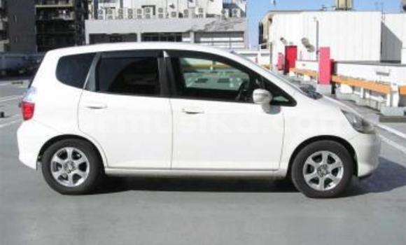Buy Used Honda Fit White Car in Beitbridge in Matabeleland South Buy Used Honda Fit White Car in Beitbridge in Matabeleland South