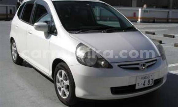 Buy Used Honda Fit White Car in Beitbridge in Matabeleland South Buy Used Honda Fit White Car in Beitbridge in Matabeleland South