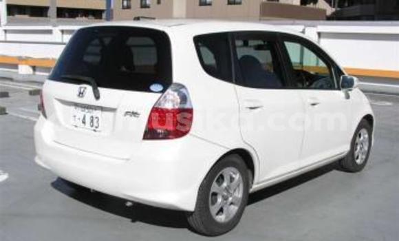 Buy Used Honda Fit White Car in Beitbridge in Matabeleland South Buy Used Honda Fit White Car in Beitbridge in Matabeleland South