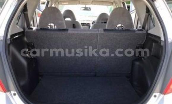 Nunua Ilio tumika Honda Fit Fedha Gari ndani ya Beitbridge nchini Matabeleland Kusini Nunua Ilio tumika Honda Fit Fedha Gari ndani ya Beitbridge nchini Matabeleland Kusini