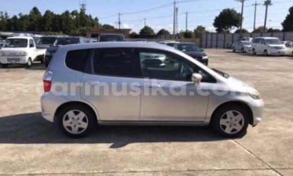 Nunua Ilio tumika Honda Fit Fedha Gari ndani ya Beitbridge nchini Matabeleland Kusini Nunua Ilio tumika Honda Fit Fedha Gari ndani ya Beitbridge nchini Matabeleland Kusini