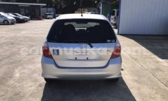 Nunua Ilio tumika Honda Fit Fedha Gari ndani ya Beitbridge nchini Matabeleland Kusini Nunua Ilio tumika Honda Fit Fedha Gari ndani ya Beitbridge nchini Matabeleland Kusini