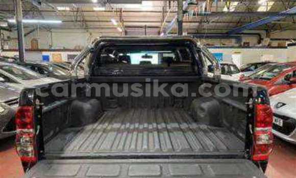 Tenga Tsaru Toyota Hilux Bhuruu Mota in Beitbridge in Matabeleland South Tenga Tsaru Toyota Hilux Bhuruu Mota in Beitbridge in Matabeleland South