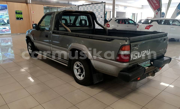 Acheter Occasion Voiture Isuzu KB Beige à Beitbridge, Matabeleland South Acheter Occasion Voiture Isuzu KB Beige à Beitbridge, Matabeleland South