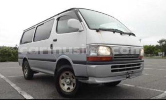 Nunua Ilio tumika Toyota Hiace Fedha Gari ndani ya Beitbridge nchini Matabeleland Kusini