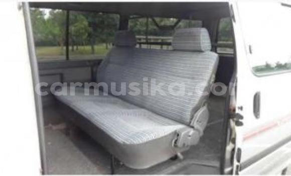 Acheter Occasion Voiture Toyota Hiace Gris à Beitbridge, Matabeleland South Acheter Occasion Voiture Toyota Hiace Gris à Beitbridge, Matabeleland South