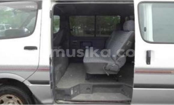 Acheter Occasion Voiture Toyota Hiace Gris à Beitbridge, Matabeleland South Acheter Occasion Voiture Toyota Hiace Gris à Beitbridge, Matabeleland South