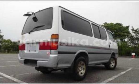 Acheter Occasion Voiture Toyota Hiace Gris à Beitbridge, Matabeleland South Acheter Occasion Voiture Toyota Hiace Gris à Beitbridge, Matabeleland South