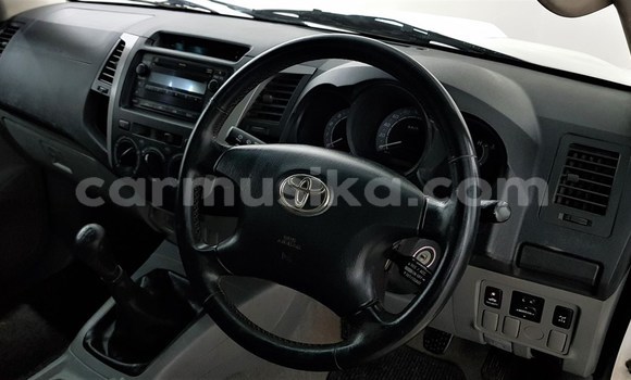 Acheter Occasion Voiture Toyota Hilux Blanc à Beitbridge, Matabeleland South Acheter Occasion Voiture Toyota Hilux Blanc à Beitbridge, Matabeleland South