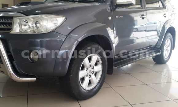 Buy Used Toyota Fortuner Silver Car in Beitbridge in Matabeleland South Buy Used Toyota Fortuner Silver Car in Beitbridge in Matabeleland South