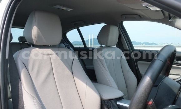 Acheter Occasion Voiture BMW 1-Series Blanc à Beitbridge, Matabeleland South Acheter Occasion Voiture BMW 1-Series Blanc à Beitbridge, Matabeleland South