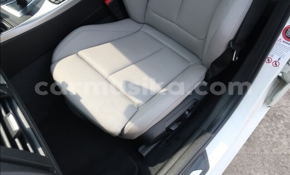 Acheter Occasion Voiture BMW 1-Series Blanc à Beitbridge, Matabeleland South Acheter Occasion Voiture BMW 1-Series Blanc à Beitbridge, Matabeleland South