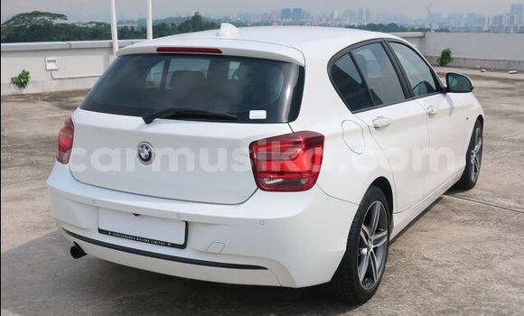 Acheter Occasion Voiture BMW 1-Series Blanc à Beitbridge, Matabeleland South Acheter Occasion Voiture BMW 1-Series Blanc à Beitbridge, Matabeleland South