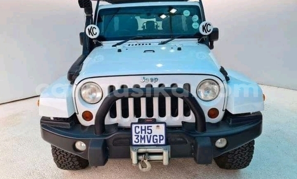 Nunua Ilio tumika Jeep Wrangler Fedha Gari ndani ya Beitbridge nchini Matabeleland Kusini