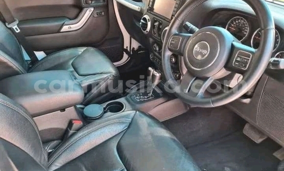 Acheter Occasion Voiture Jeep Wrangler Gris à Beitbridge, Matabeleland South Acheter Occasion Voiture Jeep Wrangler Gris à Beitbridge, Matabeleland South