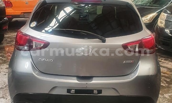 Acheter Import Voiture Mazda Demio Gris à Harare, Harare Acheter Import Voiture Mazda Demio Gris à Harare, Harare