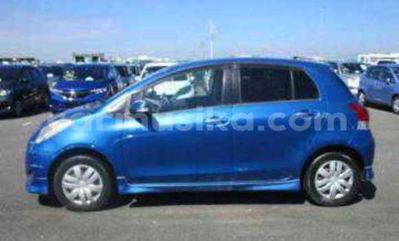 Buy Used Toyota Vitz Blue Car in Beitbridge in Matabeleland South Buy Used Toyota Vitz Blue Car in Beitbridge in Matabeleland South