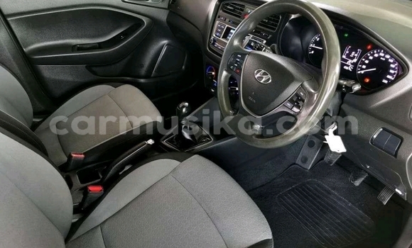 Acheter Occasion Voiture Hyundai i20 Blanc à Borrowdale, Harare Acheter Occasion Voiture Hyundai i20 Blanc à Borrowdale, Harare