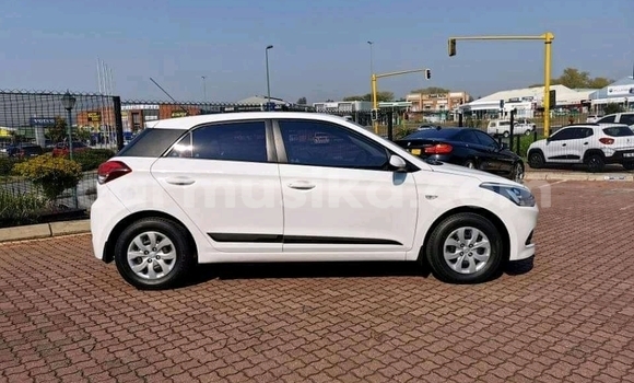 Acheter Occasion Voiture Hyundai i20 Blanc à Borrowdale, Harare Acheter Occasion Voiture Hyundai i20 Blanc à Borrowdale, Harare