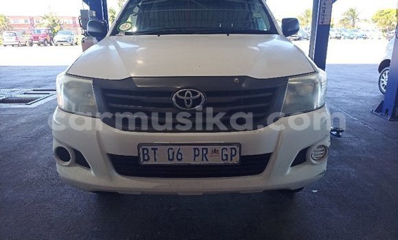 Nunua Ilio tumika Toyota Hilux Nyeupe Gari ndani ya Beitbridge nchini Matabeleland Kusini