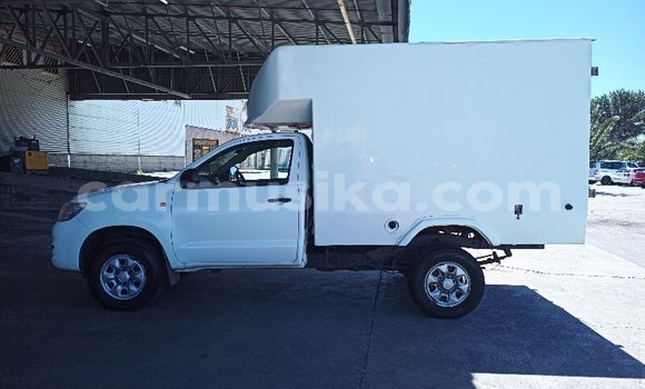 Acheter Occasion Voiture Toyota Hilux Blanc à Beitbridge, Matabeleland South Acheter Occasion Voiture Toyota Hilux Blanc à Beitbridge, Matabeleland South