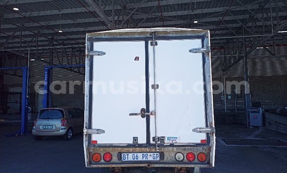 Acheter Occasion Voiture Toyota Hilux Blanc à Beitbridge, Matabeleland South Acheter Occasion Voiture Toyota Hilux Blanc à Beitbridge, Matabeleland South