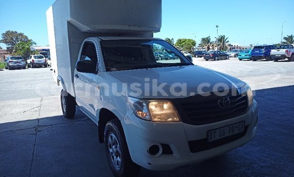 Acheter Occasion Voiture Toyota Hilux Blanc à Beitbridge, Matabeleland South Acheter Occasion Voiture Toyota Hilux Blanc à Beitbridge, Matabeleland South